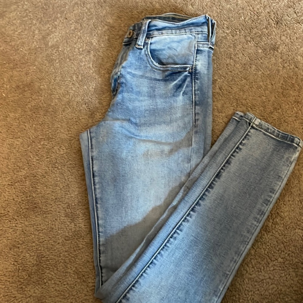 Great light skinny jeans! Only worn a few times